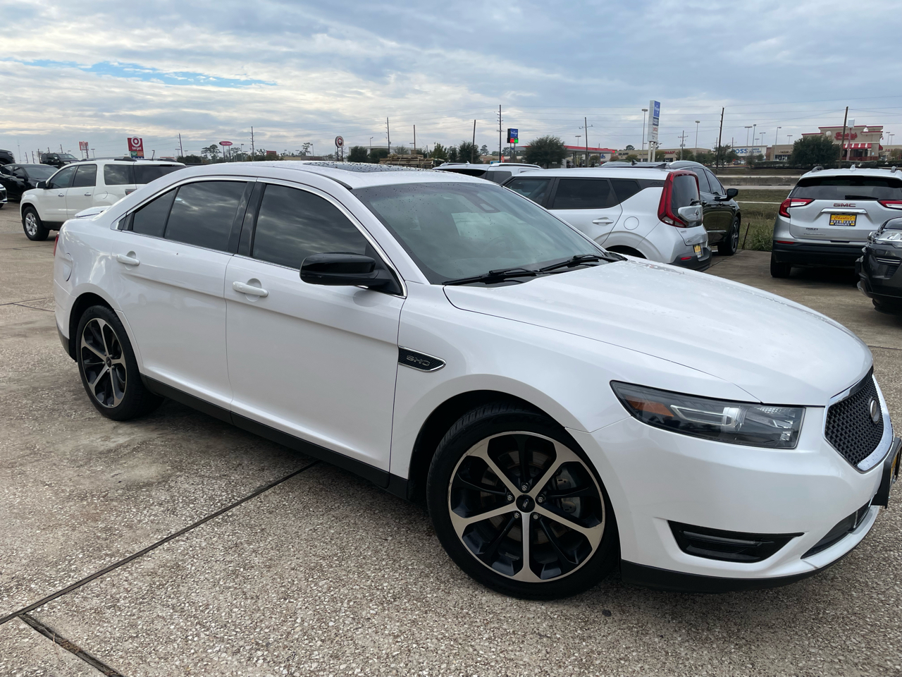 Ford Taurus 4dr Sdn SHO AWD 2015