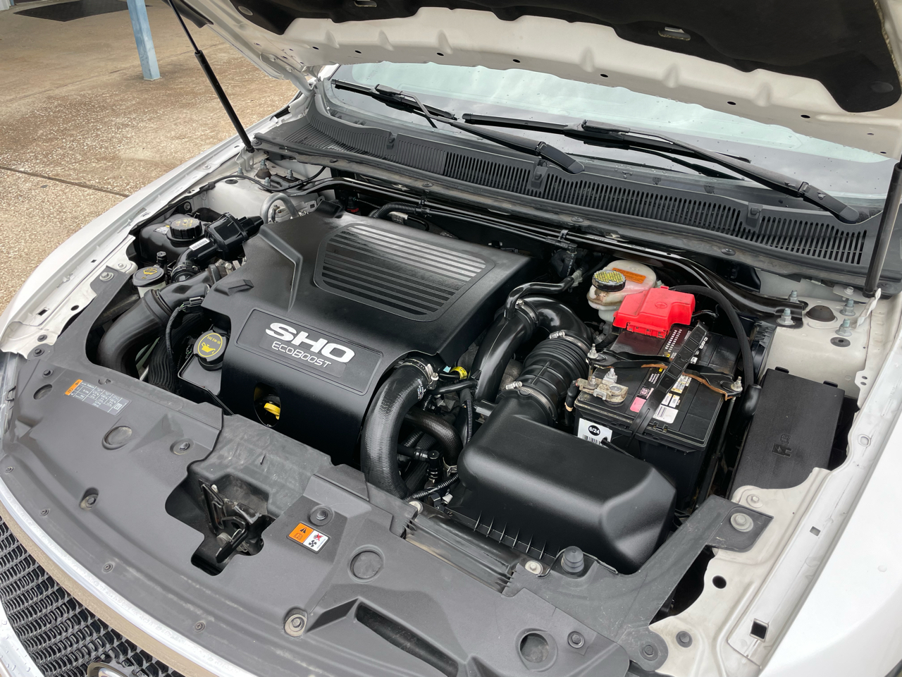 Ford Taurus 4dr Sdn SHO AWD 2015