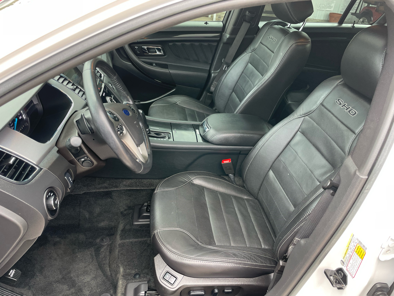 Ford Taurus 4dr Sdn SHO AWD 2015