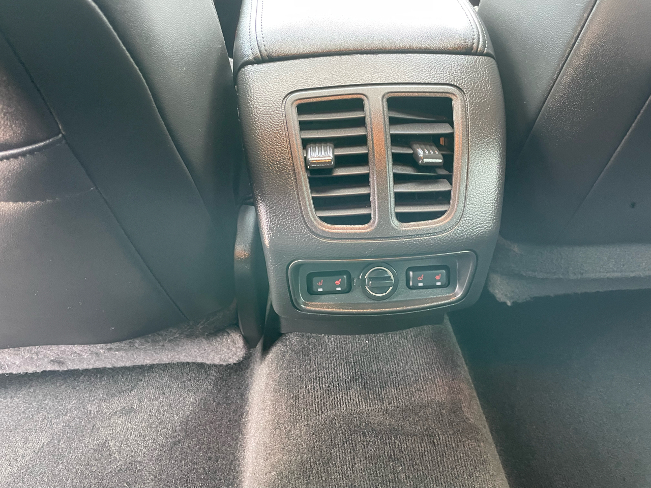 Ford Taurus 4dr Sdn SHO AWD 2015