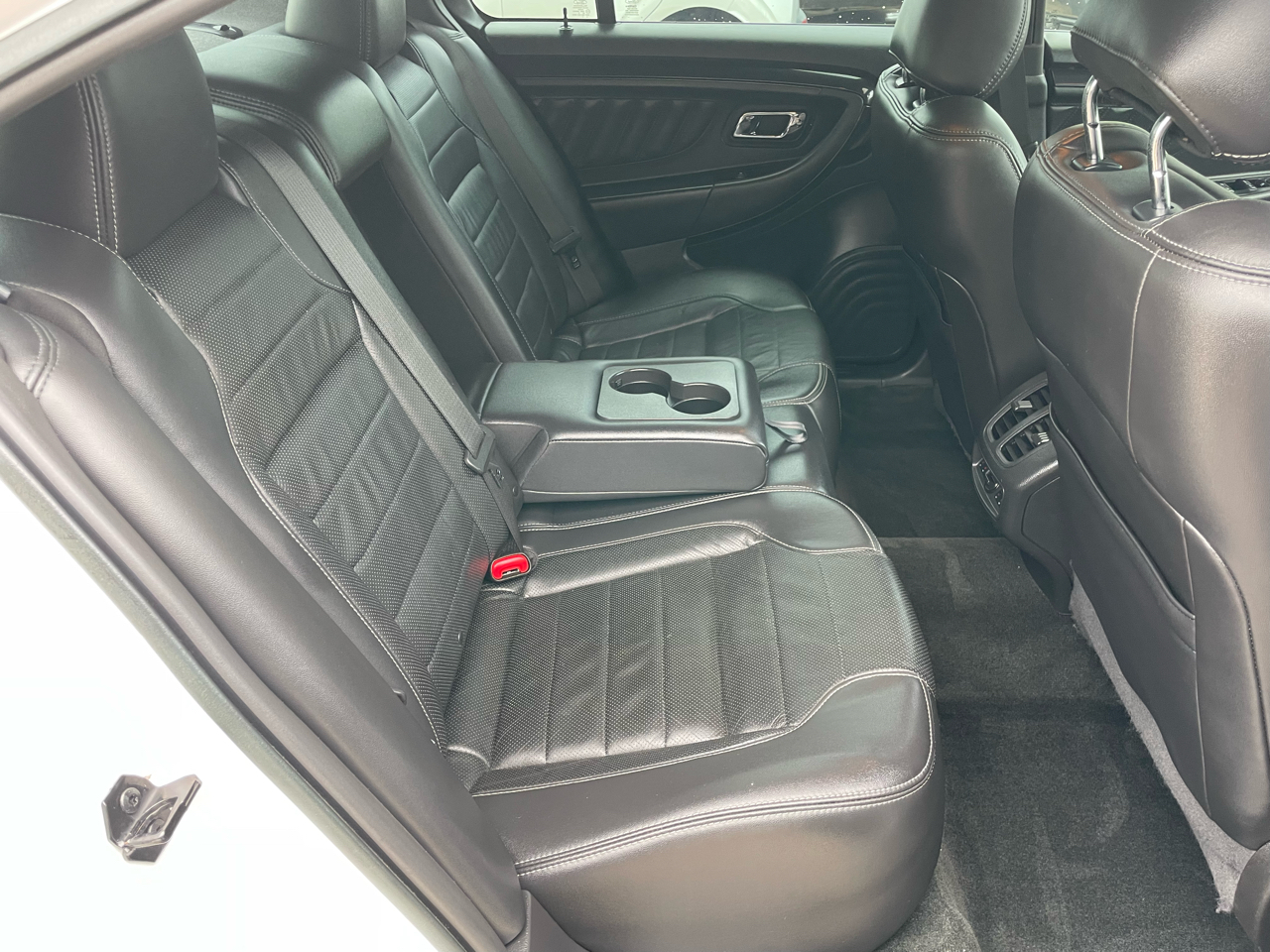 Ford Taurus 4dr Sdn SHO AWD 2015