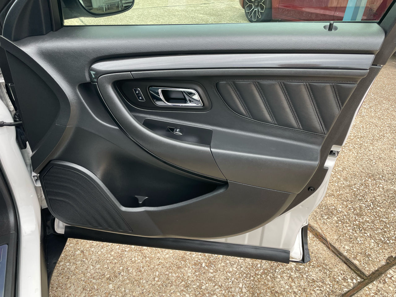 Ford Taurus 4dr Sdn SHO AWD 2015