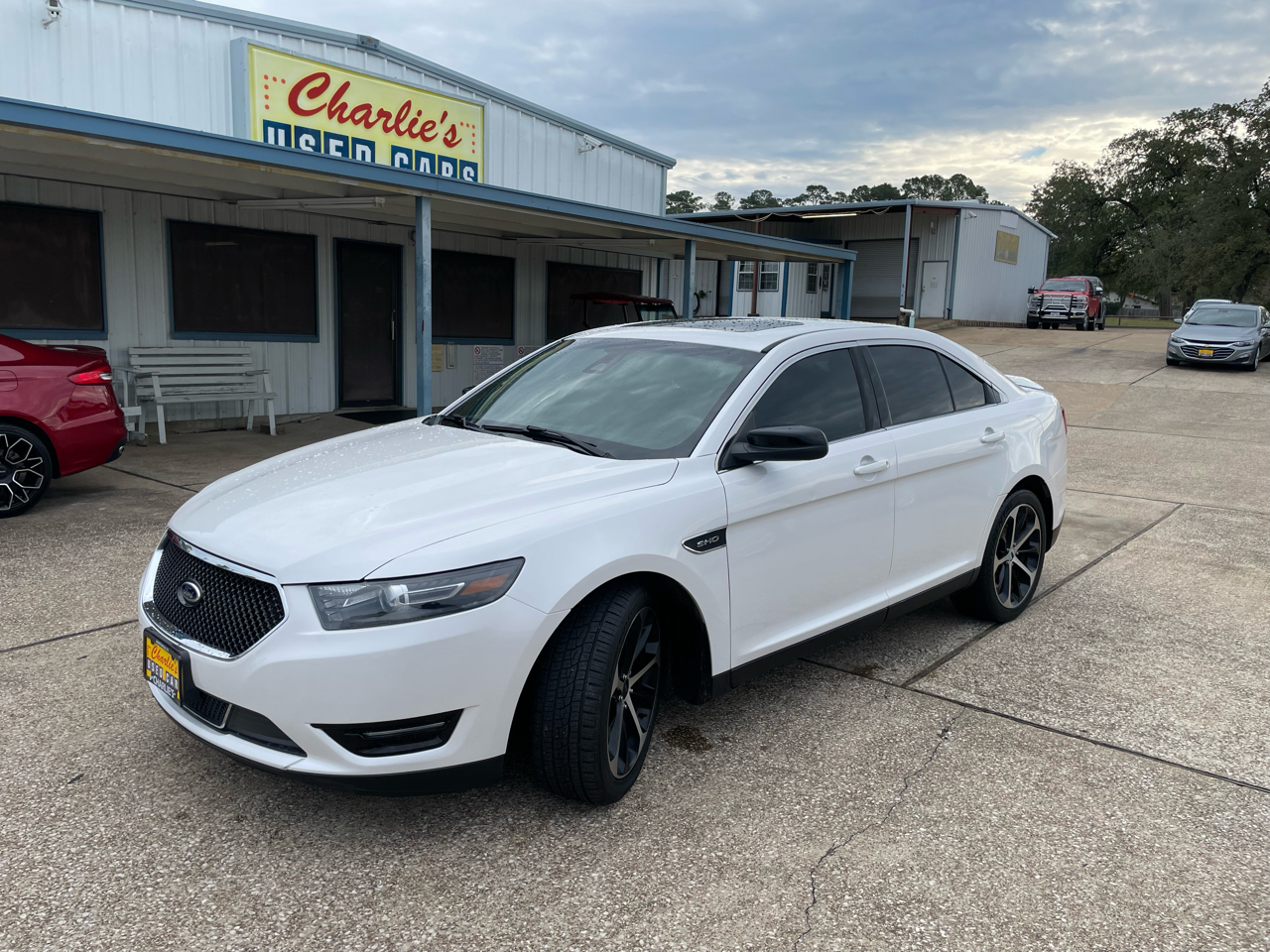 Ford Taurus 4dr Sdn SHO AWD 2015
