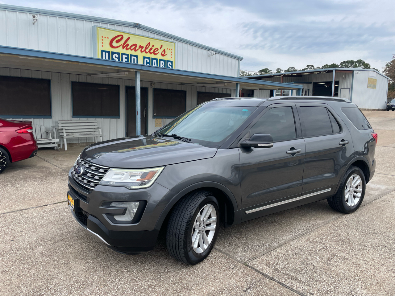 2016 Ford Explorer FWD 4dr XLT