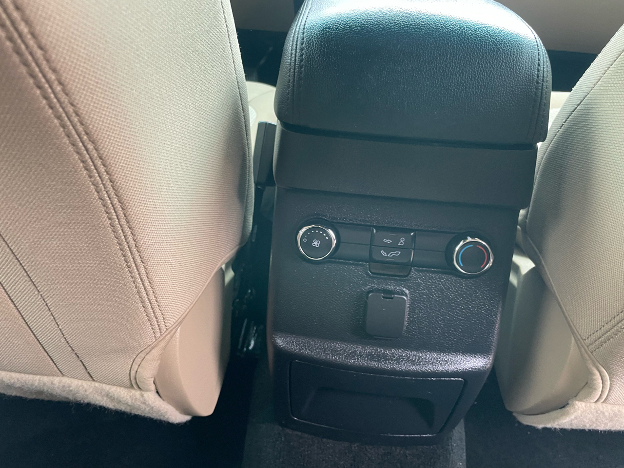 Ford Explorer FWD 4dr XLT 2016