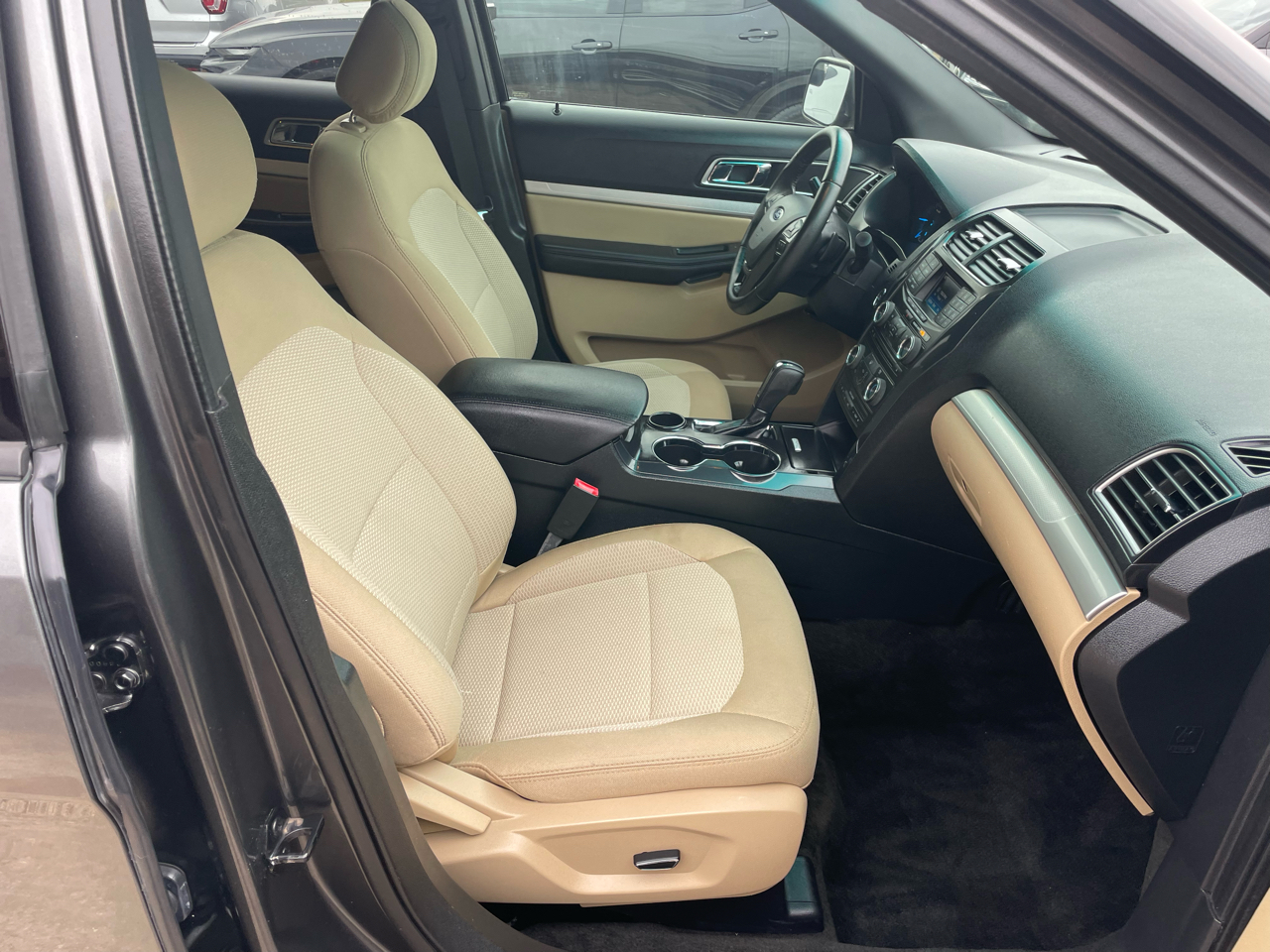 Ford Explorer FWD 4dr XLT 2016