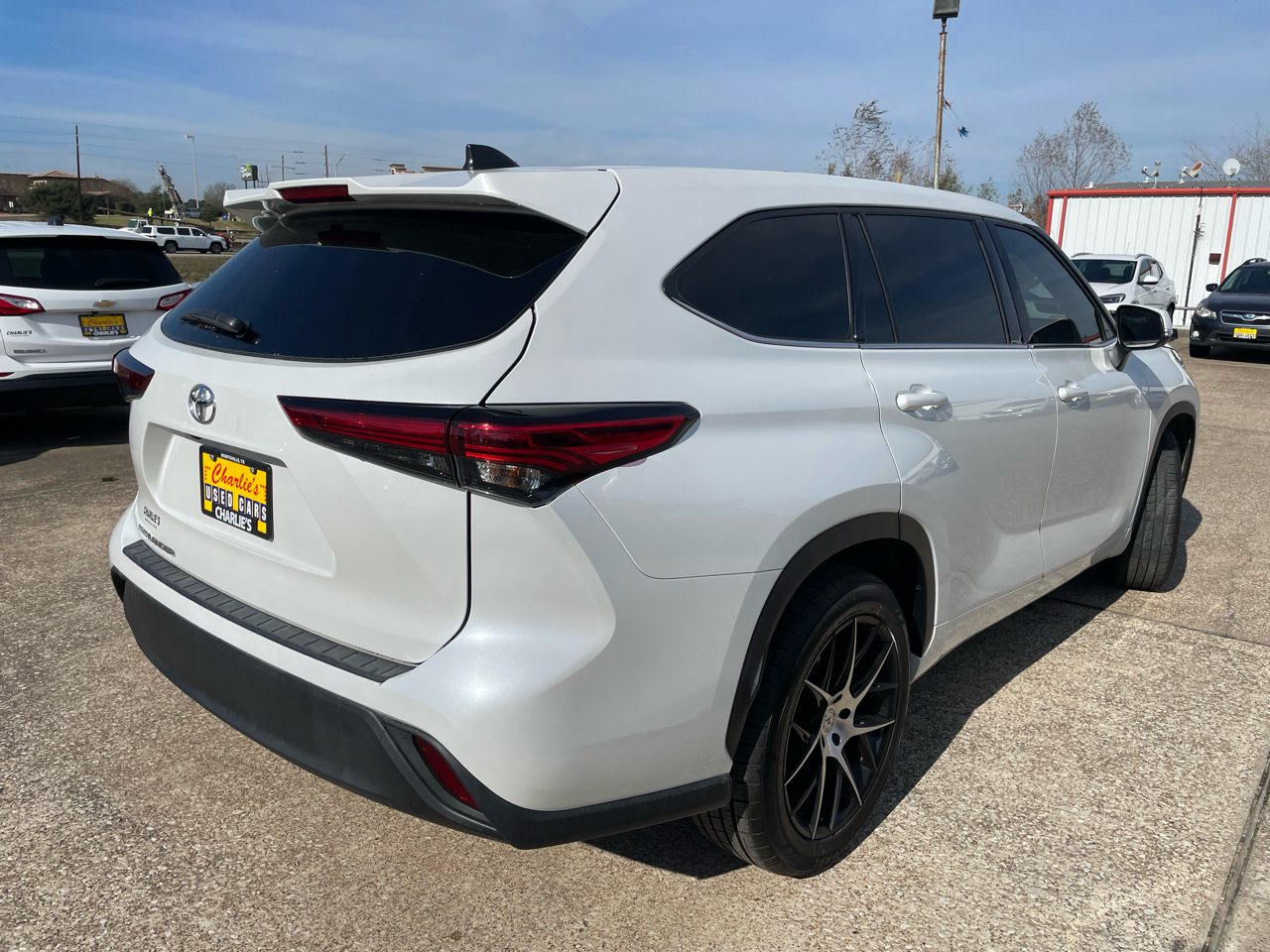 Toyota Highlander L FWD (Natl) 2022