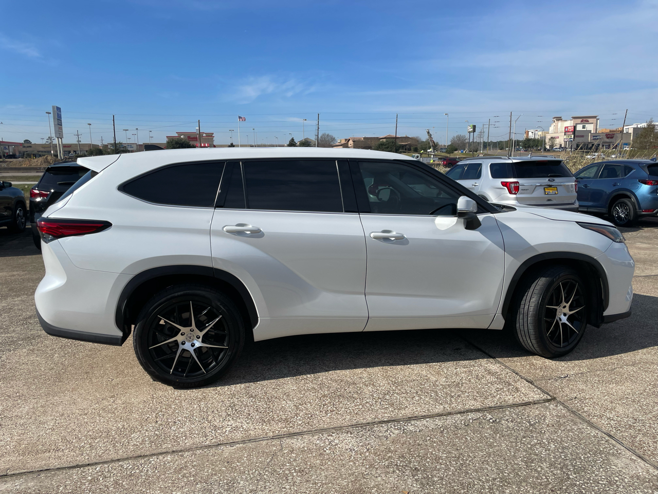 Toyota Highlander L FWD (Natl) 2022