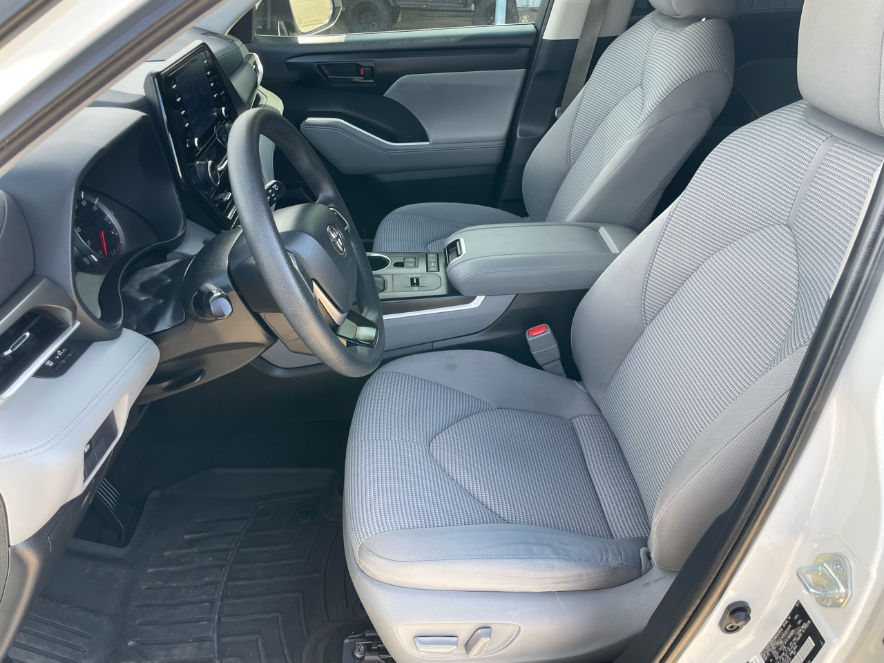 Toyota Highlander L FWD (Natl) 2022