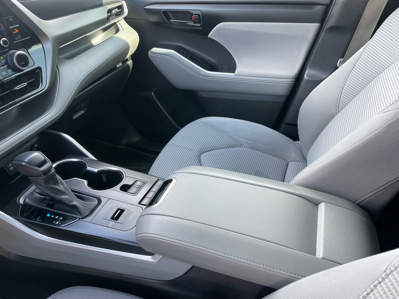 Toyota Highlander L FWD (Natl) 2022