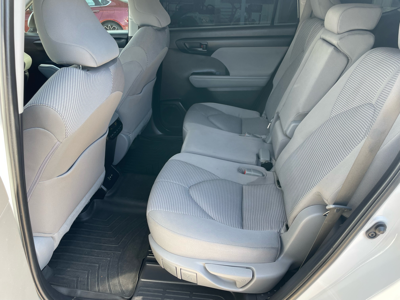 Toyota Highlander L FWD (Natl) 2022