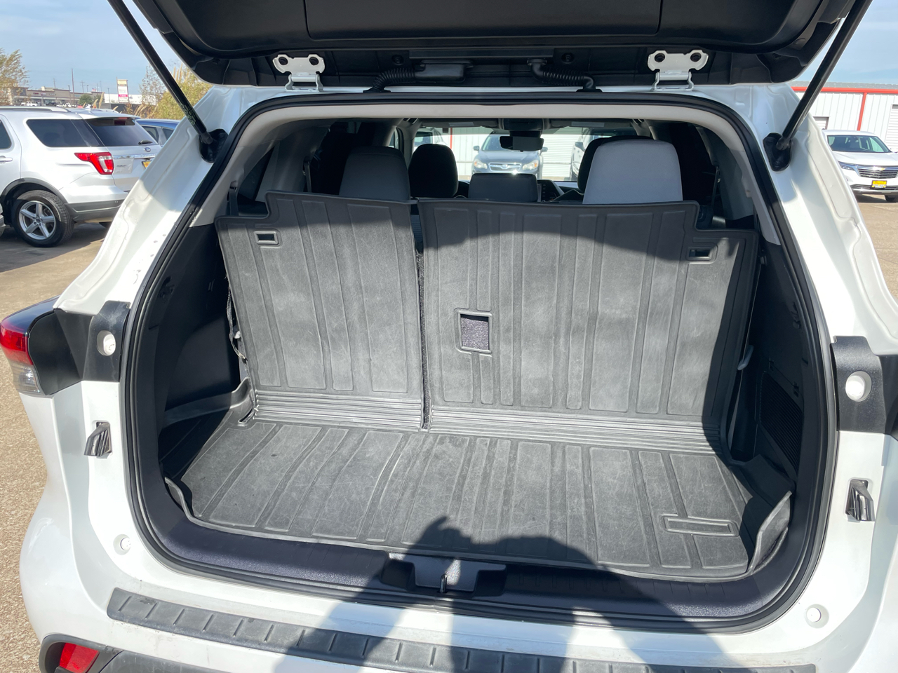 Toyota Highlander L FWD (Natl) 2022