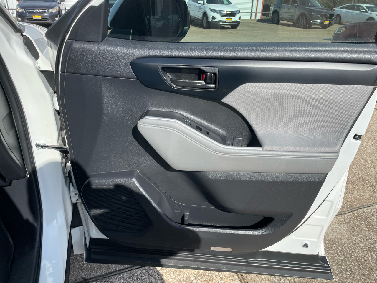 Toyota Highlander L FWD (Natl) 2022