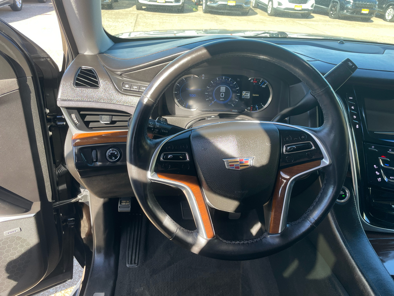 Cadillac Escalade 2WD 4dr Luxury 2018