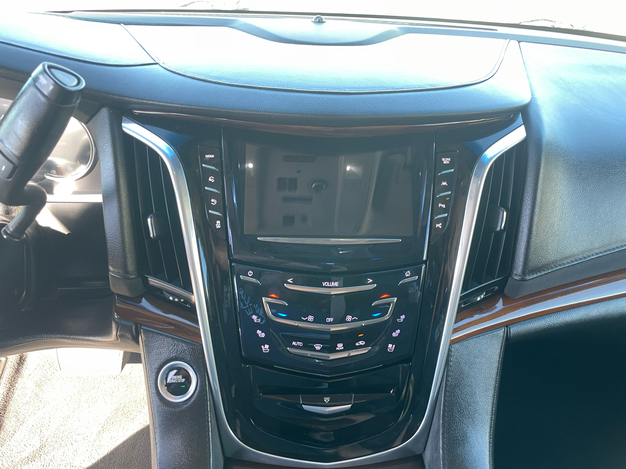 Cadillac Escalade 2WD 4dr Luxury 2018