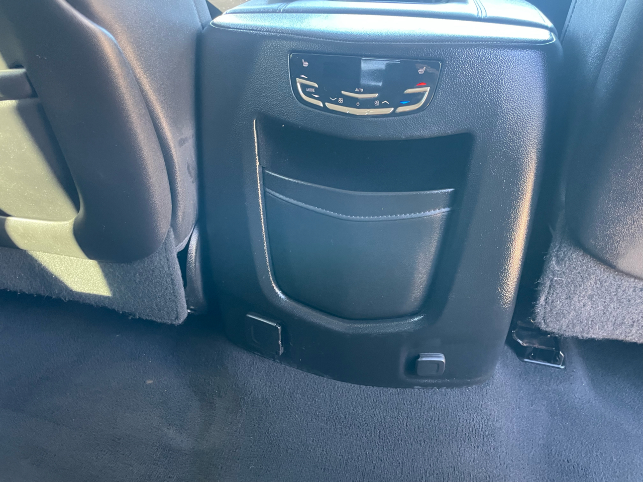 Cadillac Escalade 2WD 4dr Luxury 2018