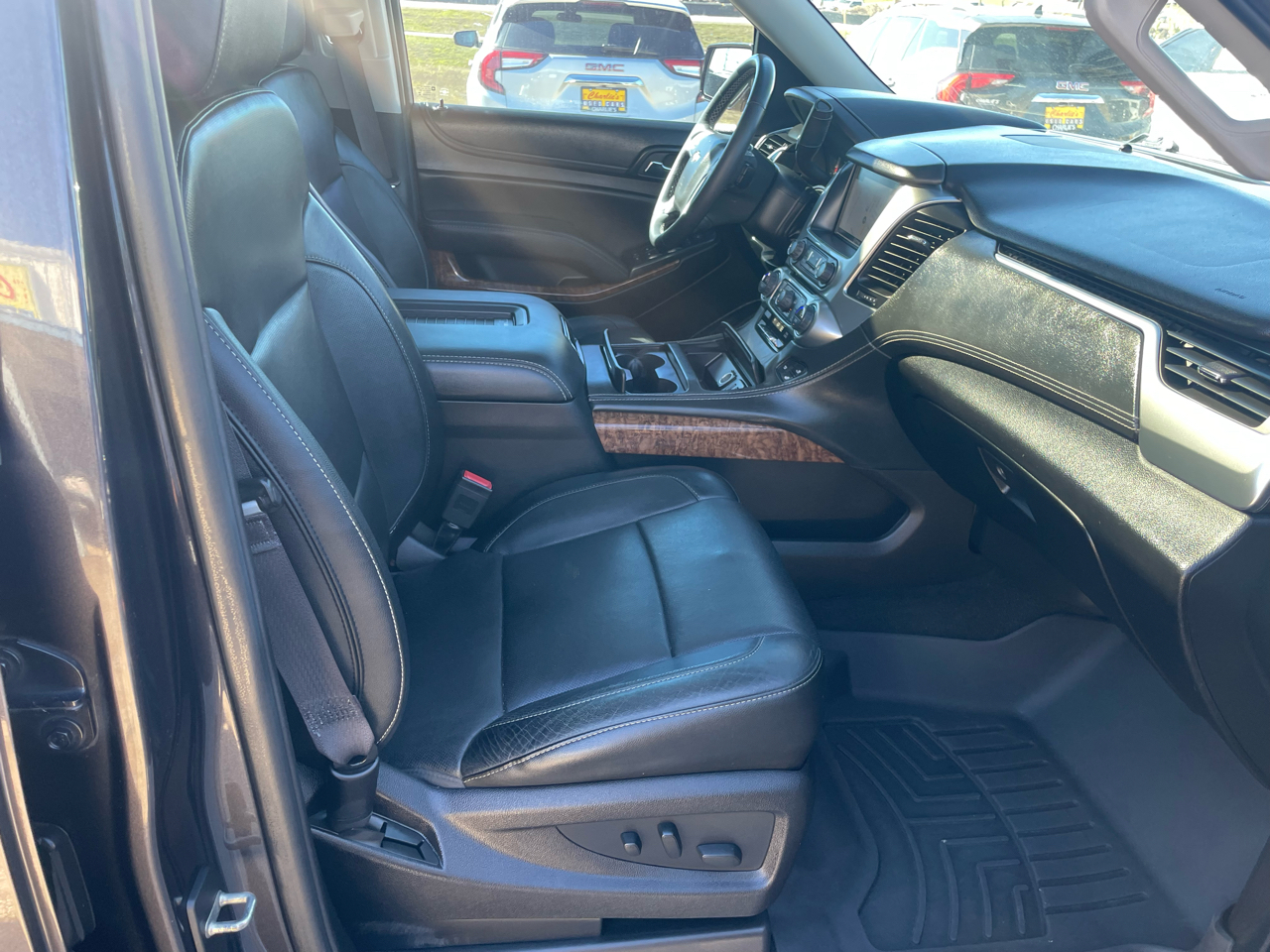 Chevrolet Suburban 2WD 4dr 1500 LTZ 2016