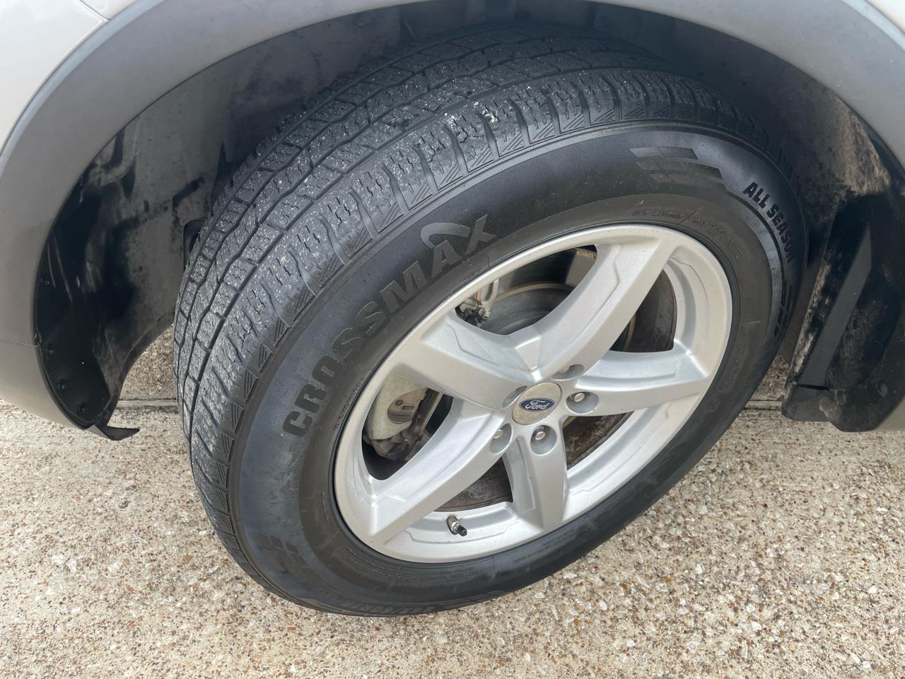 Ford Explorer XLT FWD 2019