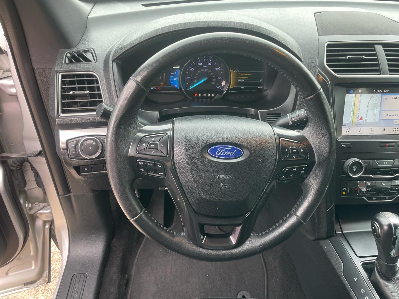 Ford Explorer XLT FWD 2019