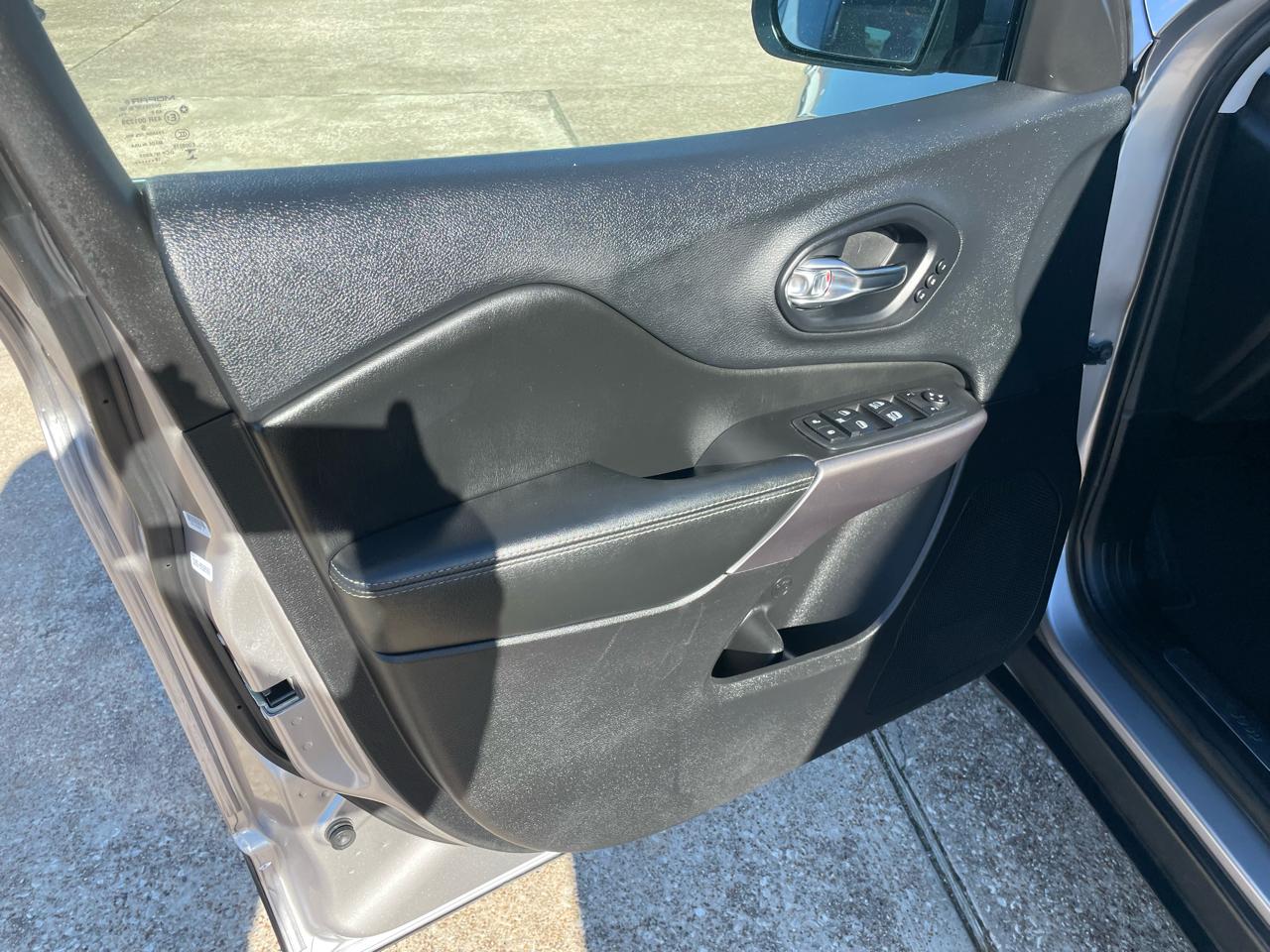 Jeep Cherokee Limited FWD 2019