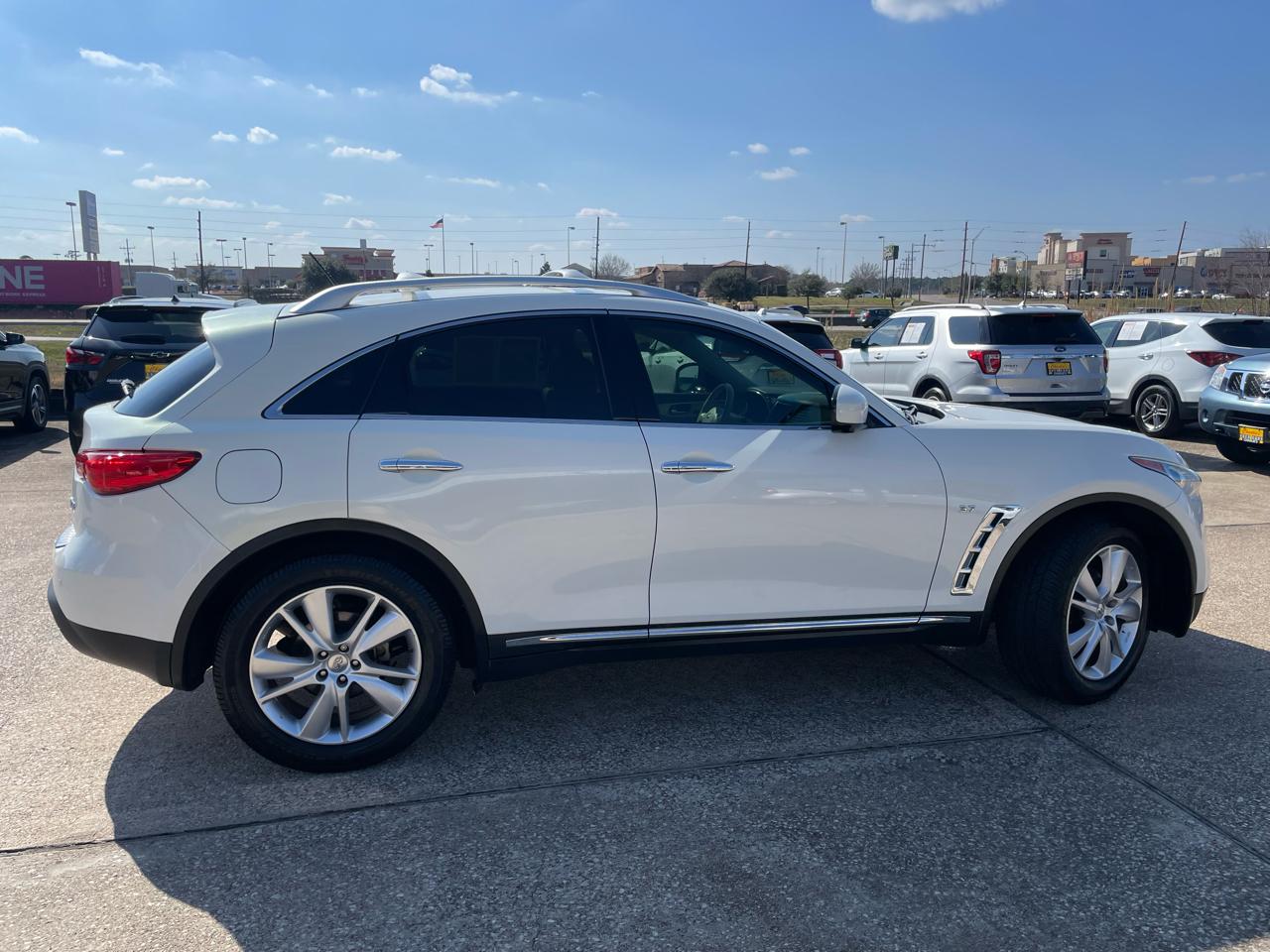 Infiniti QX70 RWD 4dr 2015