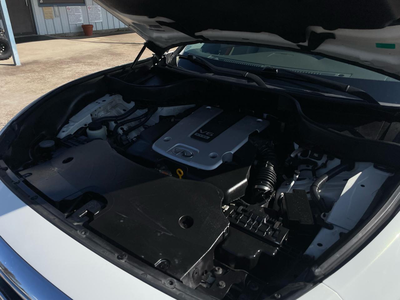 Infiniti QX70 RWD 4dr 2015