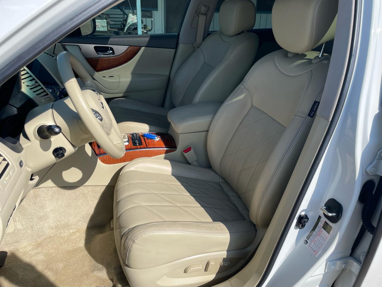 Infiniti QX70 RWD 4dr 2015