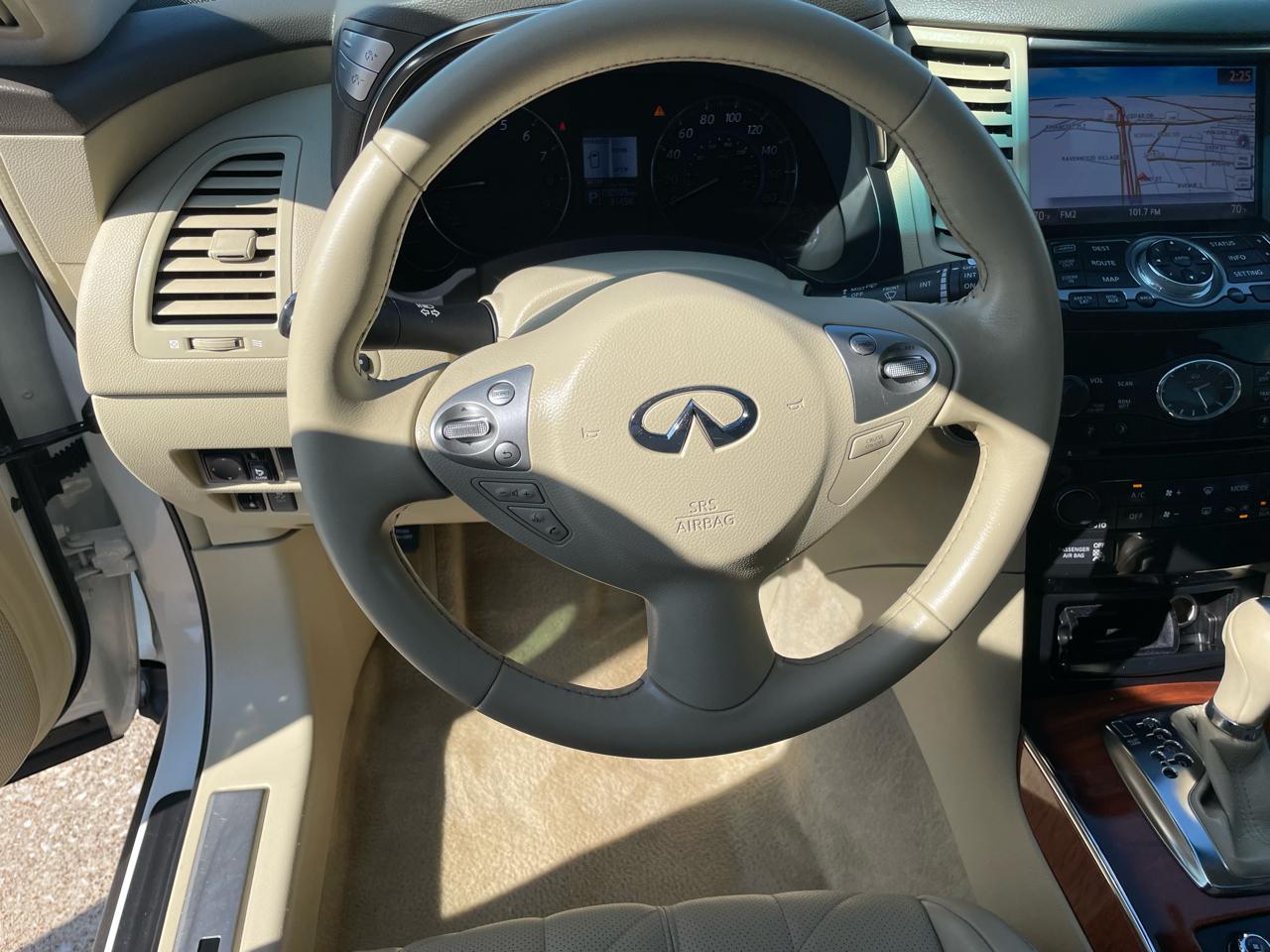 Infiniti QX70 RWD 4dr 2015