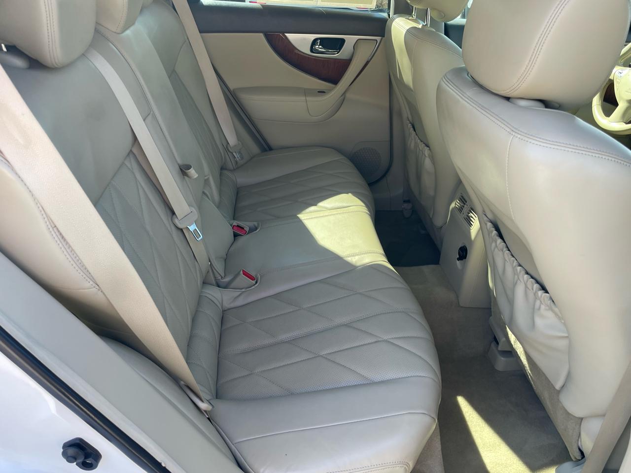 Infiniti QX70 RWD 4dr 2015