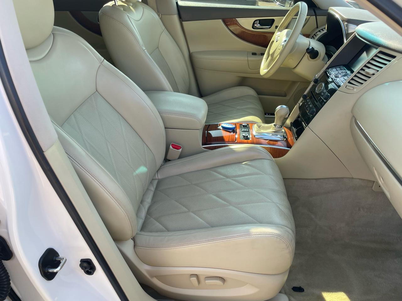 Infiniti QX70 RWD 4dr 2015