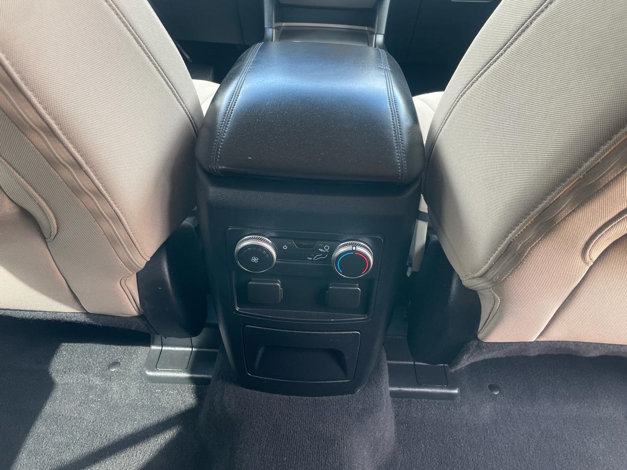 Ford Explorer Base RWD 2021