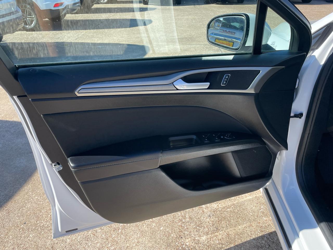 Ford Fusion SE FWD 2018