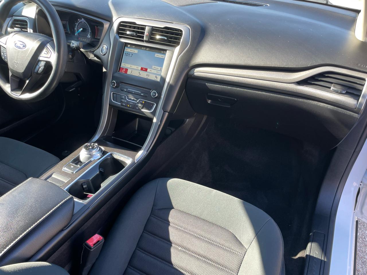 Ford Fusion SE FWD 2018