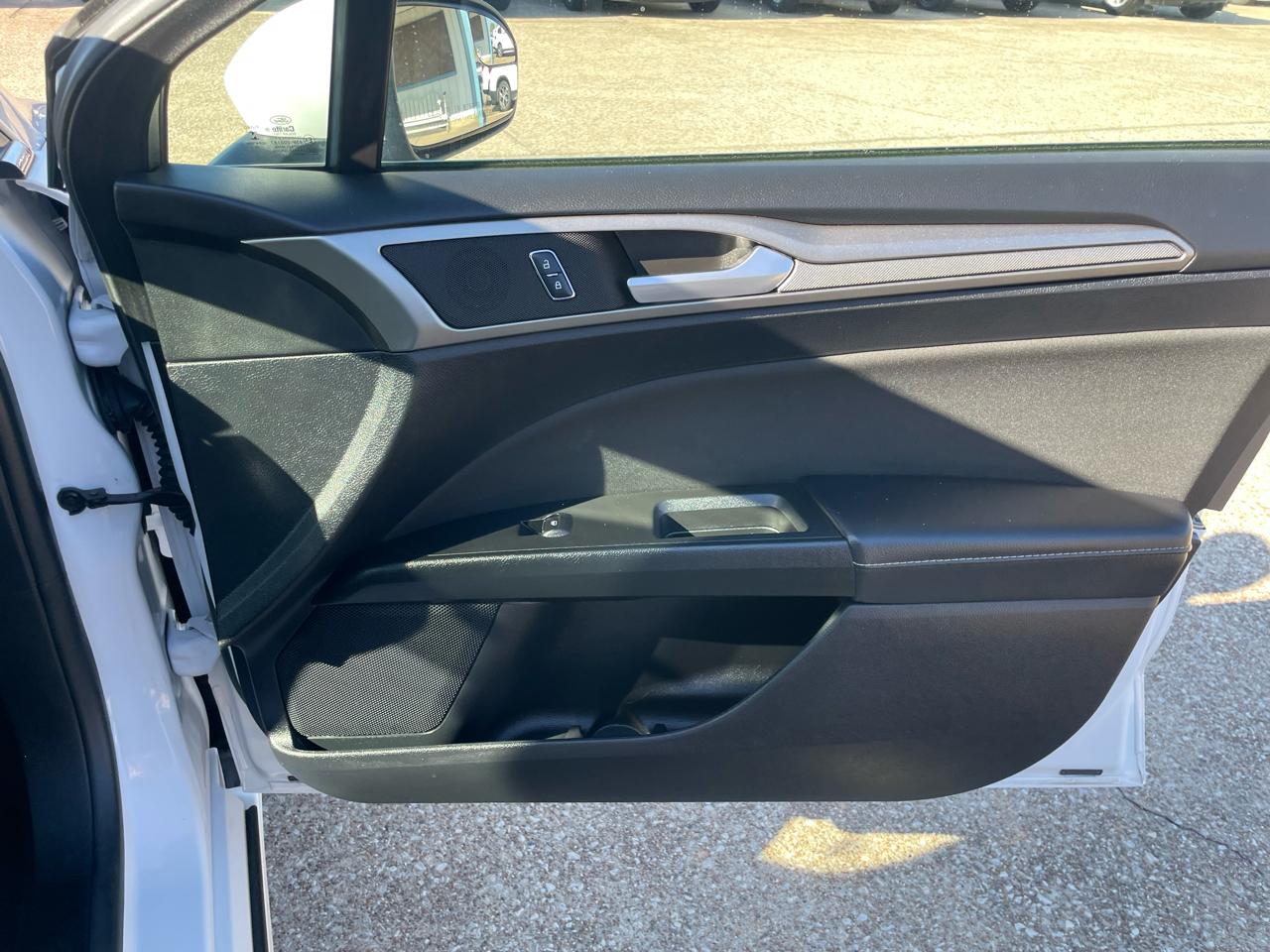 Ford Fusion SE FWD 2018