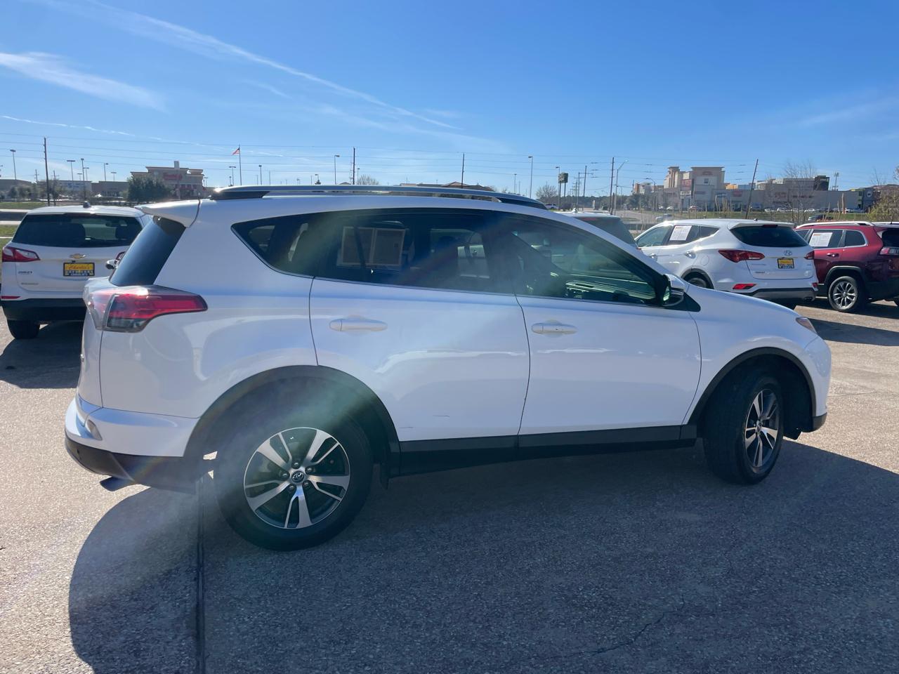 Toyota RAV4 Adventure FWD (Natl) 2018