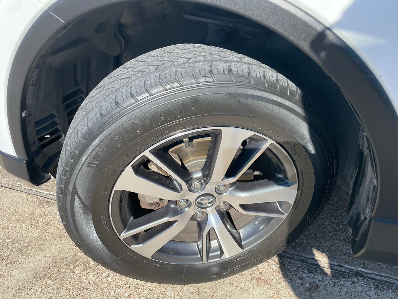 Toyota RAV4 Adventure FWD (Natl) 2018