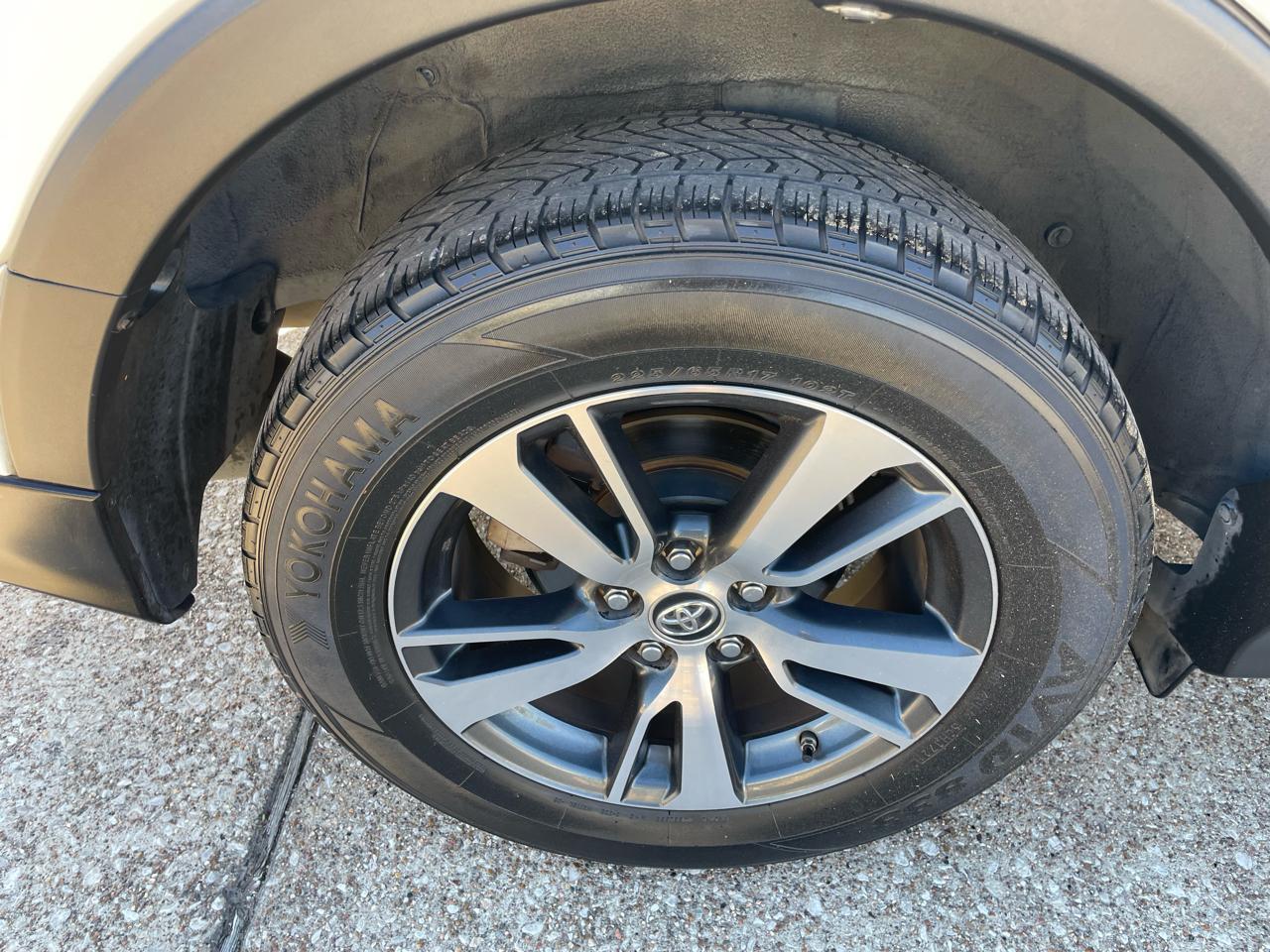 Toyota RAV4 Adventure FWD (Natl) 2018