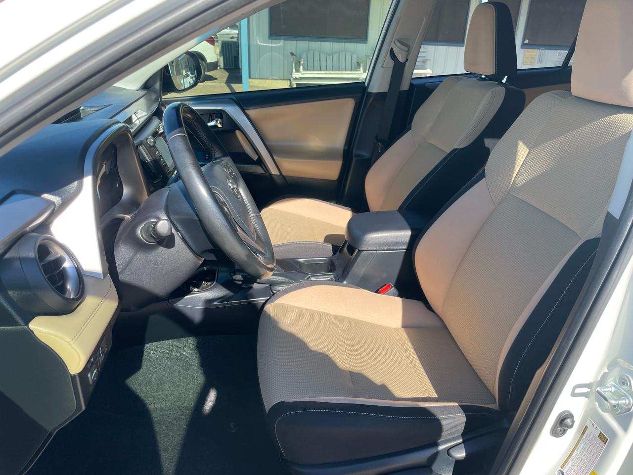 Toyota RAV4 Adventure FWD (Natl) 2018