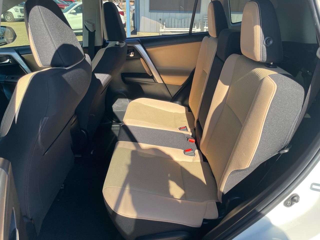 Toyota RAV4 Adventure FWD (Natl) 2018