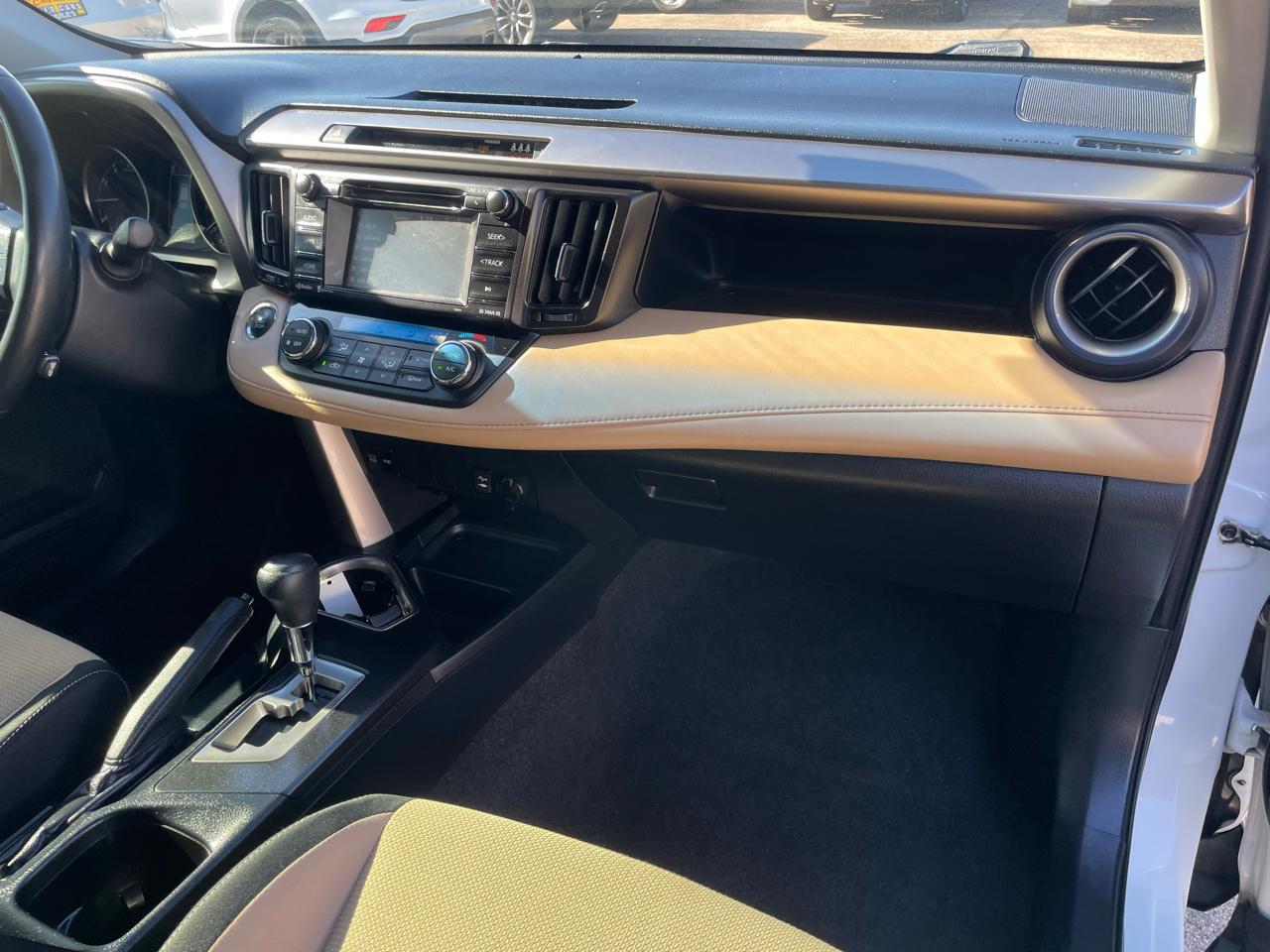 Toyota RAV4 Adventure FWD (Natl) 2018