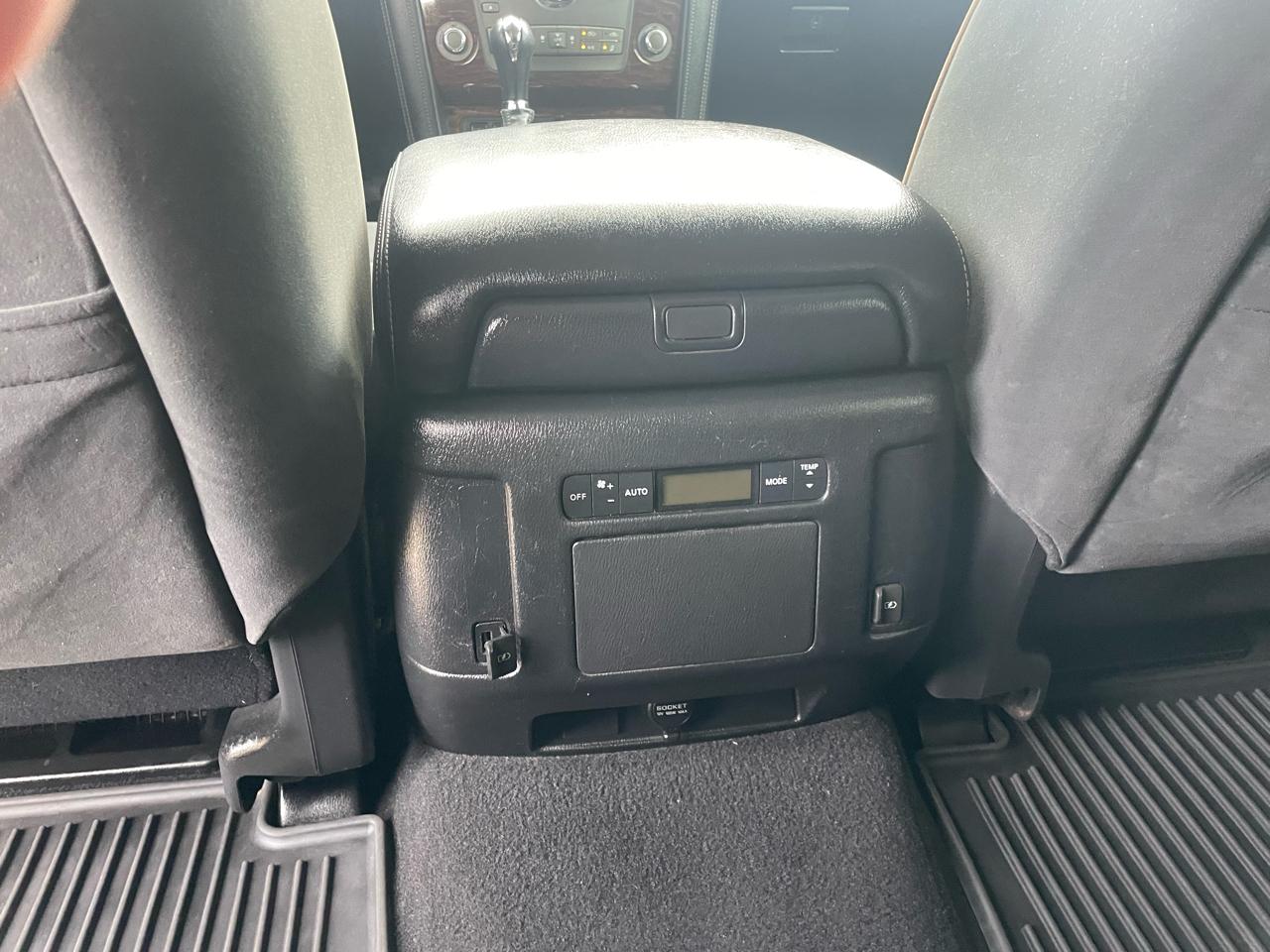 Nissan Armada 4x2 SV 2019