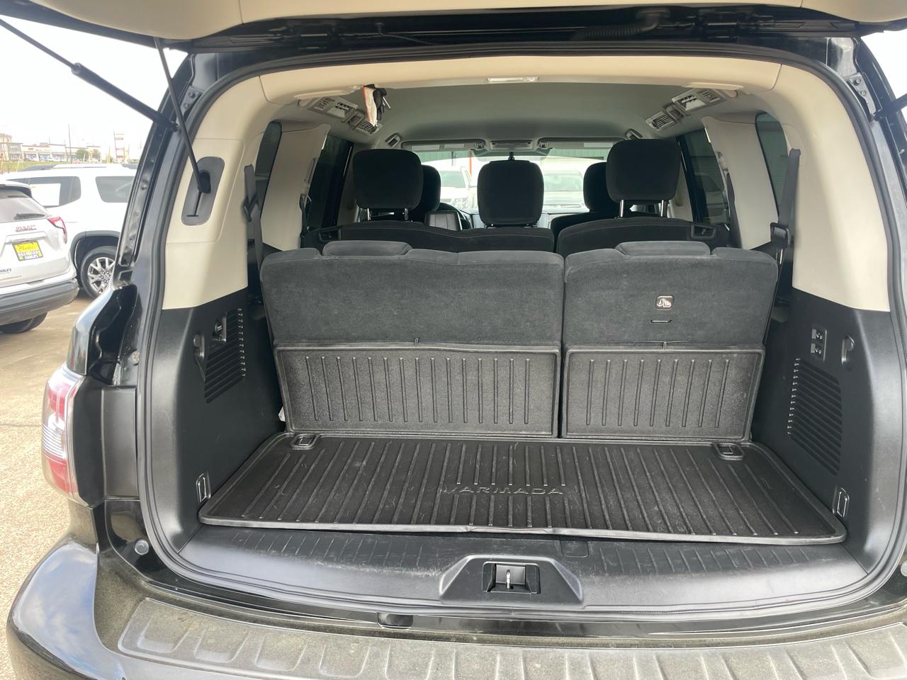 Nissan Armada 4x2 SV 2019