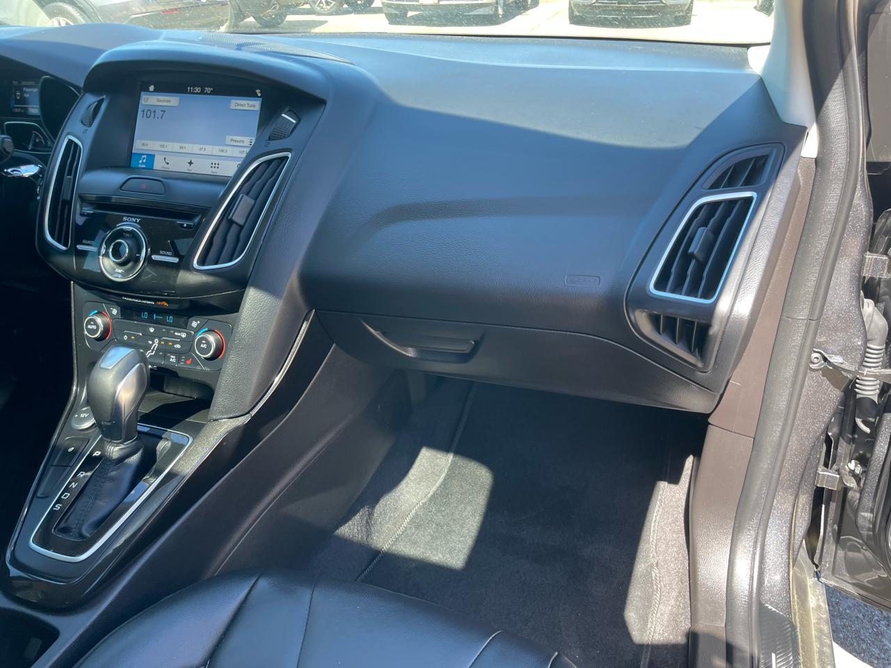 Ford Focus Titanium Hatch 2017