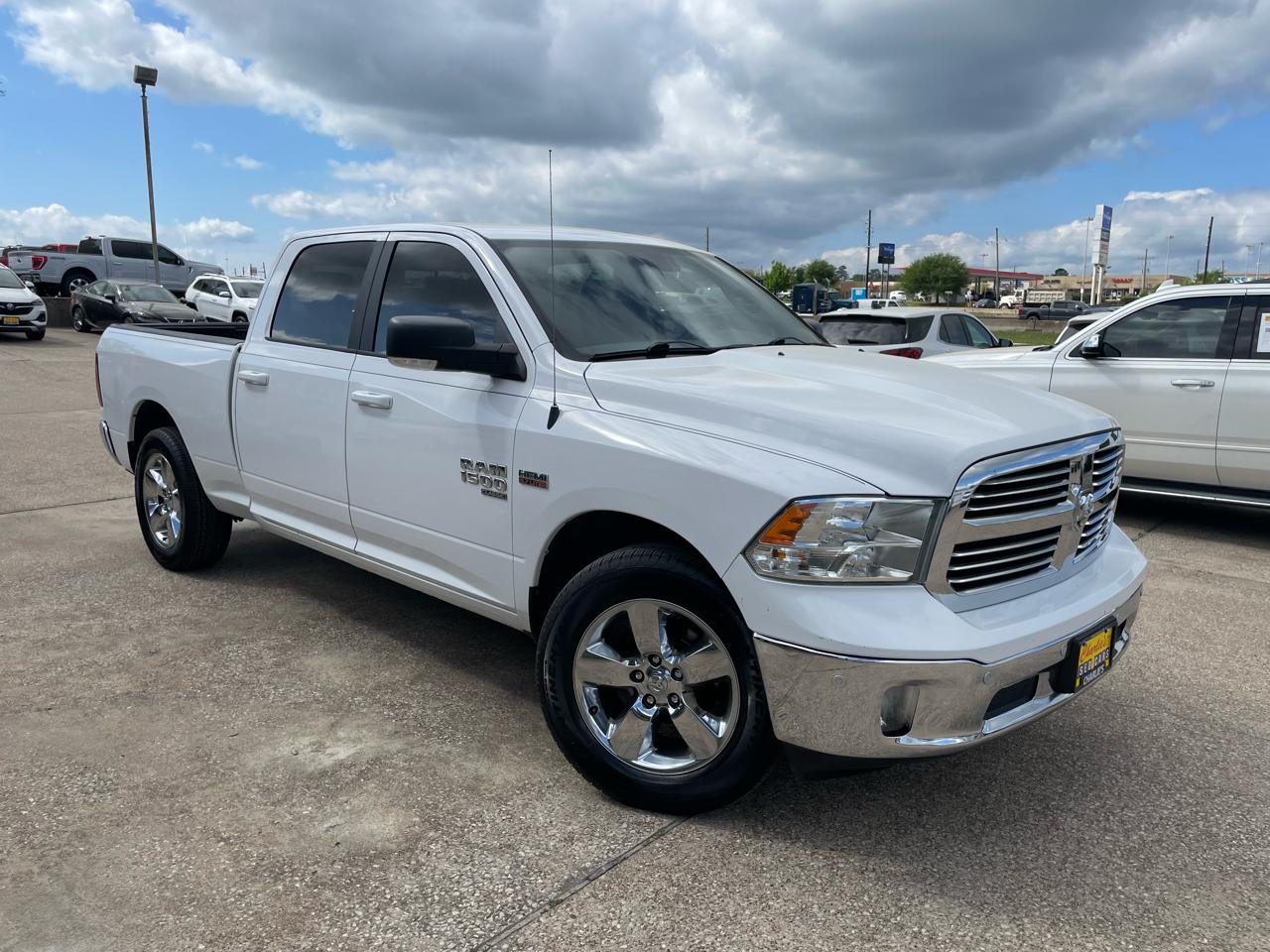 RAM 1500 Classic Lone Star 4x2 Crew Cab 6'4" Box 2019