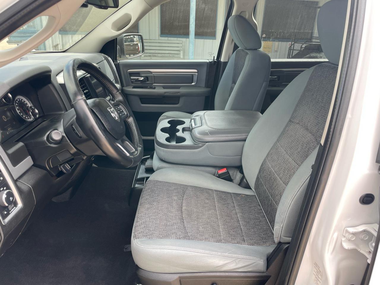 RAM 1500 Classic Lone Star 4x2 Crew Cab 6'4" Box 2019