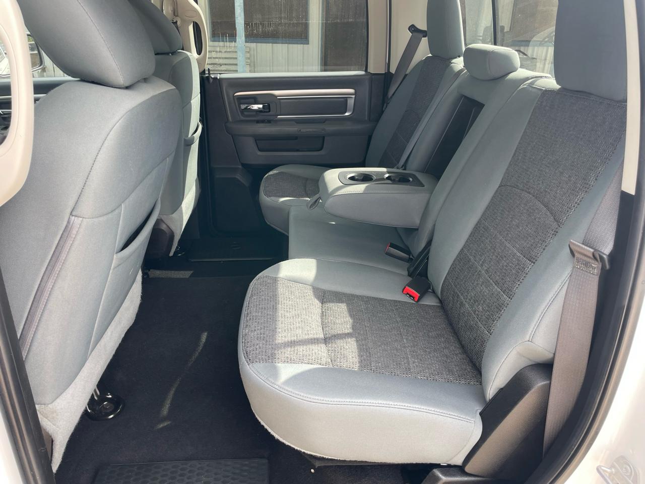 RAM 1500 Classic Lone Star 4x2 Crew Cab 6'4" Box 2019