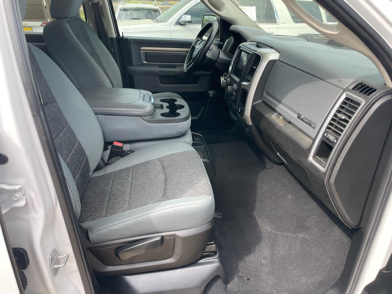 RAM 1500 Classic Lone Star 4x2 Crew Cab 6'4" Box 2019