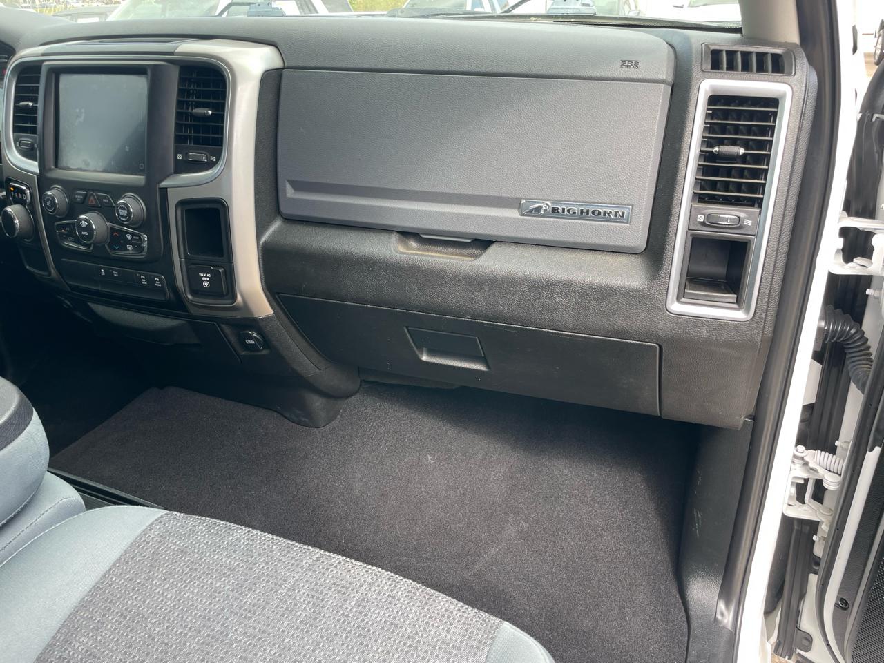 RAM 1500 Classic Lone Star 4x2 Crew Cab 6'4" Box 2019