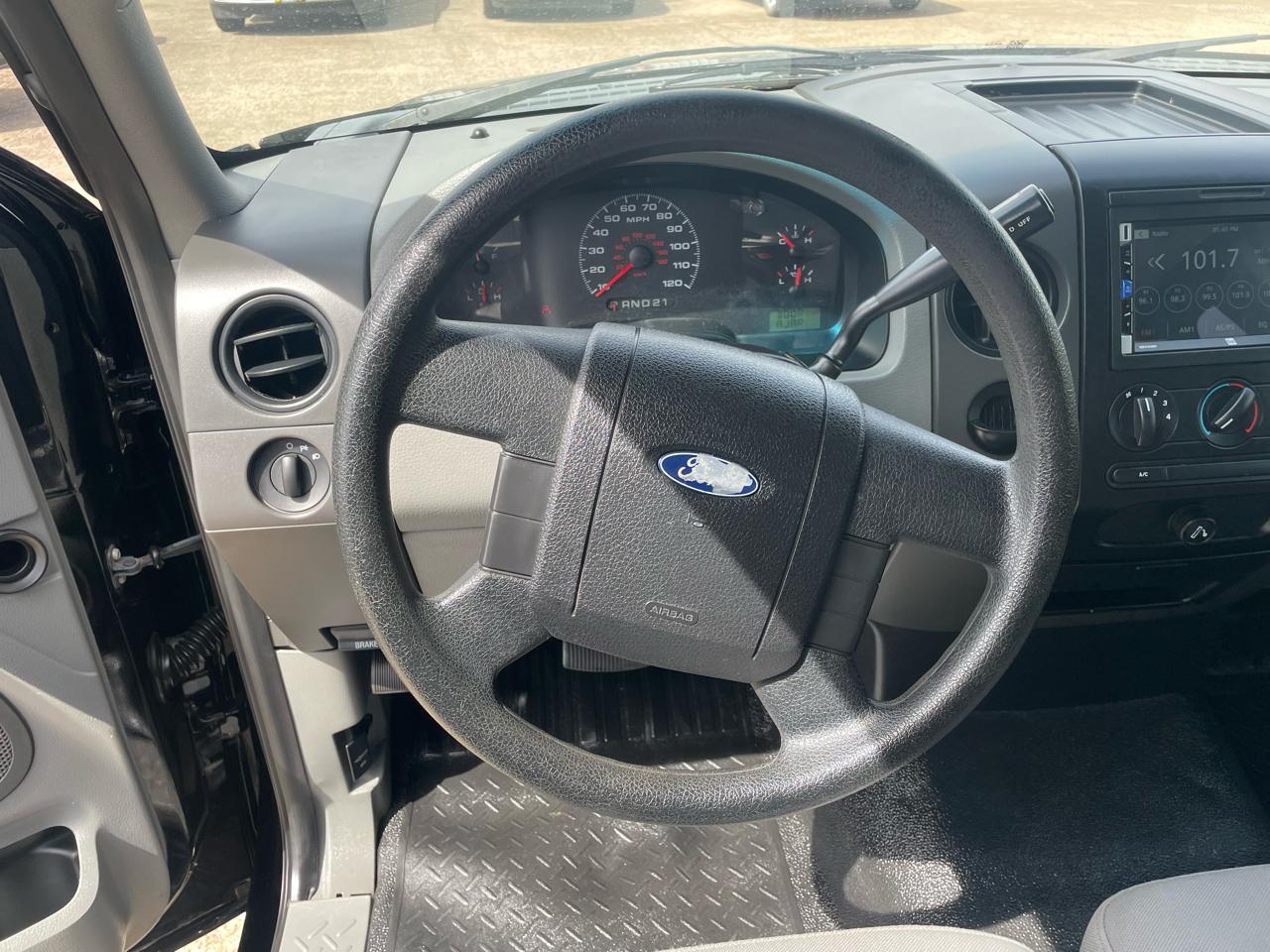 Ford F-150 Reg Cab 126" XLT 2006