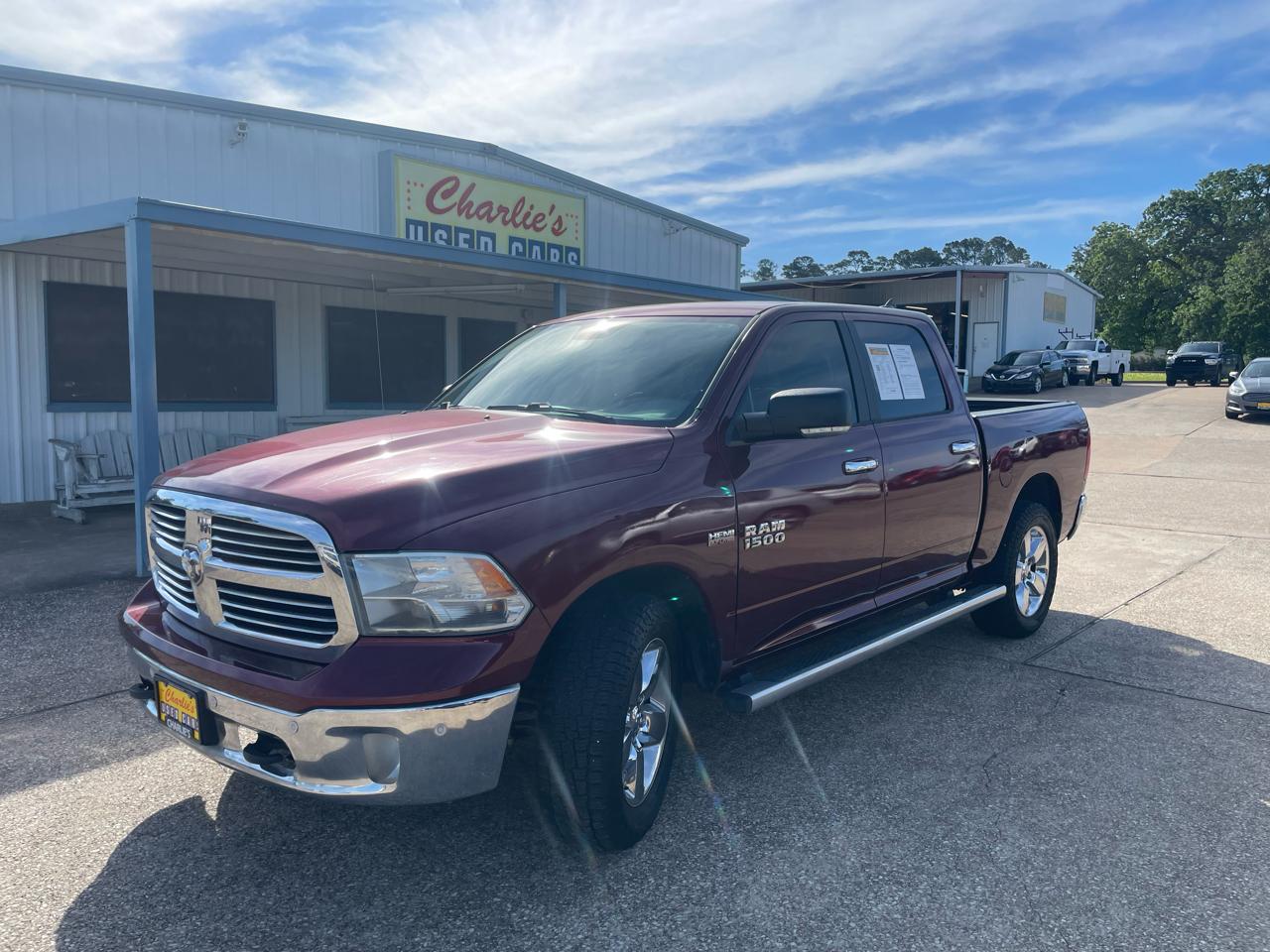 2017 RAM 1500 Lone Star 4x4 Crew Cab 5'7" Box